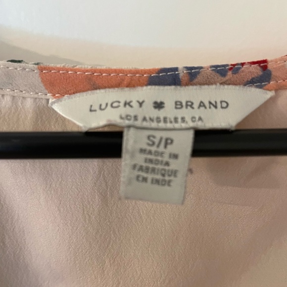 Lucky Brand, floral, sliming, size small blouse - Picture 6 of 7